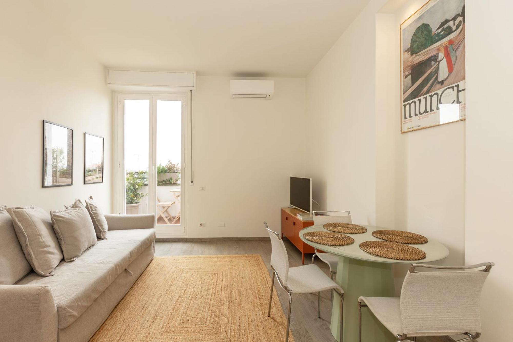 Bright With View Apartment *