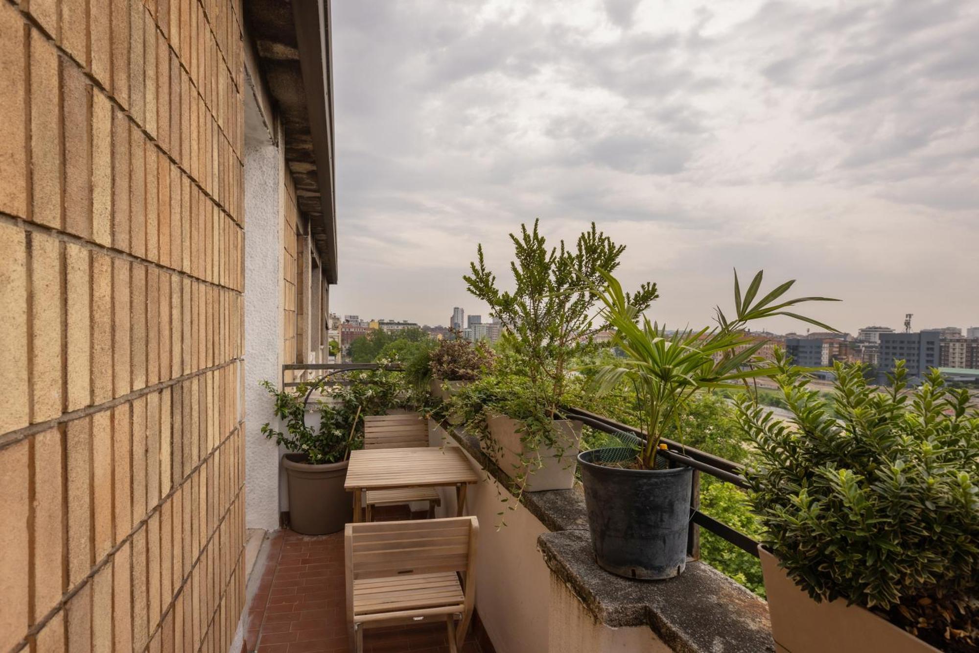 Bright With View Apartment Milan
